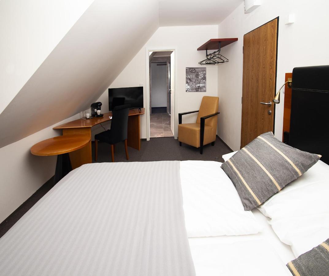 Hotel Petrovy Kameny Karlova Studanka Ngoại thất bức ảnh